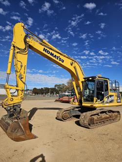 2014 Komatsu Hb 205 Yellow