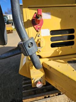 2014 Komatsu Hb 205 Yellow