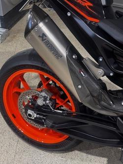 2023 KTM 890 DUKE R BLACK