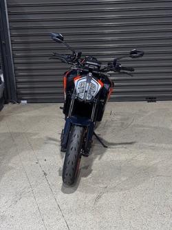 2023 KTM 890 DUKE R BLACK