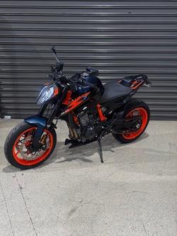 2023 KTM 890 DUKE R BLACK