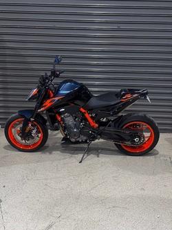 2023 KTM 890 DUKE R BLACK