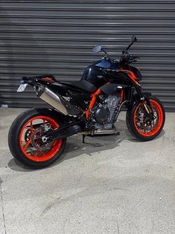 2023 KTM 890 DUKE R BLACK