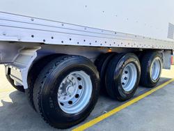 2006 Vawdrey 22 Pallet Dry Freight R/T Bpw