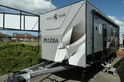 Royal FLAIR Piazza