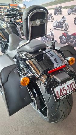 2014 Harley-davidson FXSB SOFTAIL BREAKOUT Vivid Black