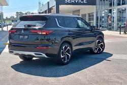 2021 Mitsubishi
                Outlander Exceed Tourer