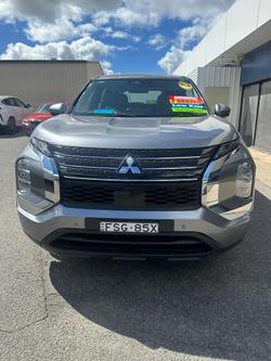 2022 Mitsubishi Outlander ES