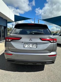 2022 Mitsubishi Outlander ES