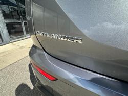 2022 Mitsubishi Outlander ES