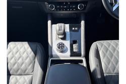 2023 Mitsubishi
Outlander PHEV Exceed