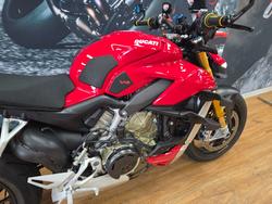 2022 DUCATI STREETFIGHTER V4 S DUCATI RED