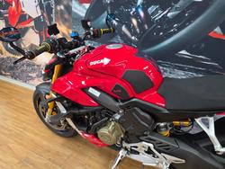 2022 DUCATI STREETFIGHTER V4 S DUCATI RED