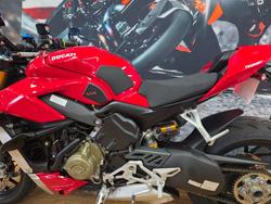 2022 DUCATI STREETFIGHTER V4 S DUCATI RED