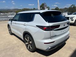 2025 Mitsubishi Outlander Exceed