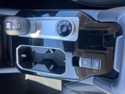 2025 Mitsubishi Outlander Exceed ZM MY25 AWD White Diamond