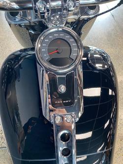 2025 Harley-davidson FLFB FAT BOY (117) VIVID BLACK