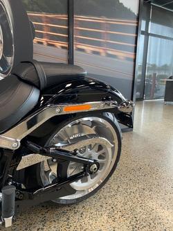 2025 Harley-davidson FLFB FAT BOY (117) VIVID BLACK