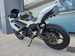 2022 Kawasaki NINJA 650L White
