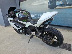 2022 Kawasaki NINJA 650L White