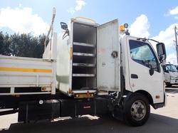 2015 HINO DUTRO 917 WHITE