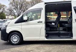 2022 Toyota Hiace Commuter
