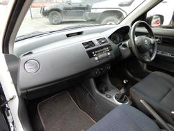 2008 Suzuki Swift GLX RS415 Pearl White