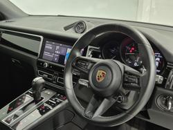2022 Porsche Macan T 95B MY22 AWD Black