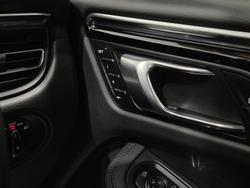 2022 Porsche Macan T 95B MY22 AWD Black