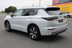2025 Mitsubishi Outlander Exceed