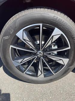 2025 MG HS Super Hybrid Essence AS33P MY25 Diamond Red