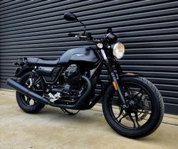 Moto Guzzi V7 Stone