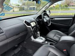 2016 Isuzu
MU-X LS-T