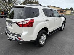 2016 Isuzu
MU-X LS-T