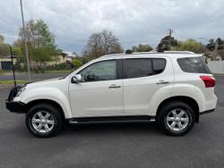 2016 Isuzu
MU-X LS-T