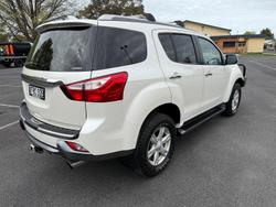 2016 Isuzu
MU-X LS-T