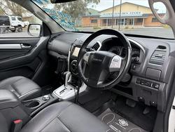 2016 Isuzu MU-X LS-T