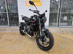 2025 Triumph TRIDENT 660 Black