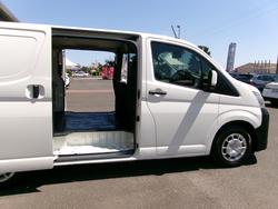 2020 Toyota Hiace Hiace Van LWB 2.8L T Diesel Automatic 9617530 001