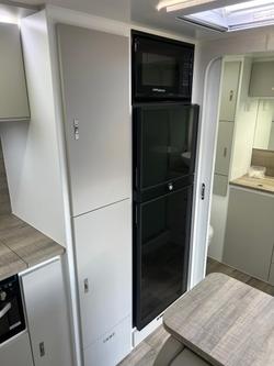 2025 Design RV Crx Semi Off Road Van 5-2+, 21'