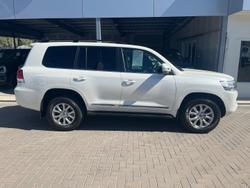 2018 Toyota Landcruiser Sahara VDJ200R 4X4 Dual Range Crystal Pearl