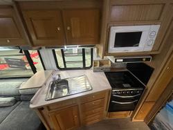 2002 Winnebago Alpine 2135