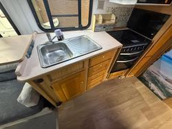 2002 Winnebago Alpine 2135