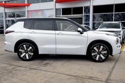 2025 Mitsubishi
Outlander Exceed Tourer
