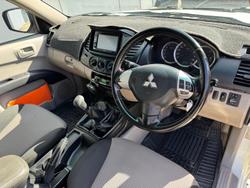 2013 Mitsubishi Triton GLX MN MY14 4X4 Dual Range White