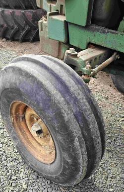 1981 John Deere 2140 Green