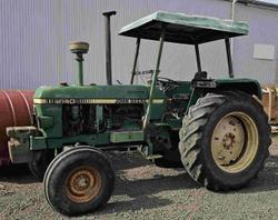 1981 John Deere 2140 Green