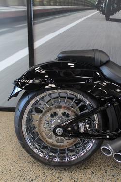 2025 Harley-davidson FLFB FAT BOY (117) VIVID BLACK