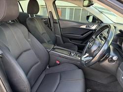 2017 Mazda
3 SP25