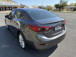 2017 Mazda
3 SP25